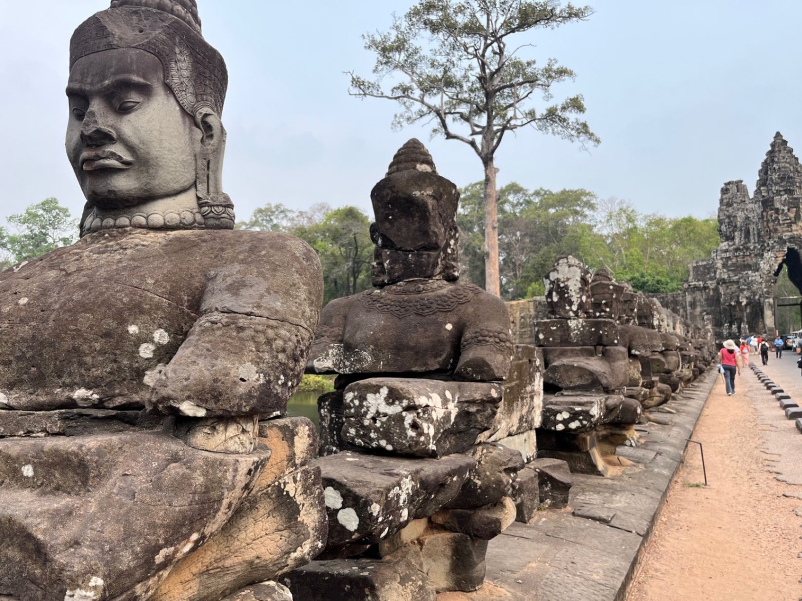 Angkor Wat Buddha statues