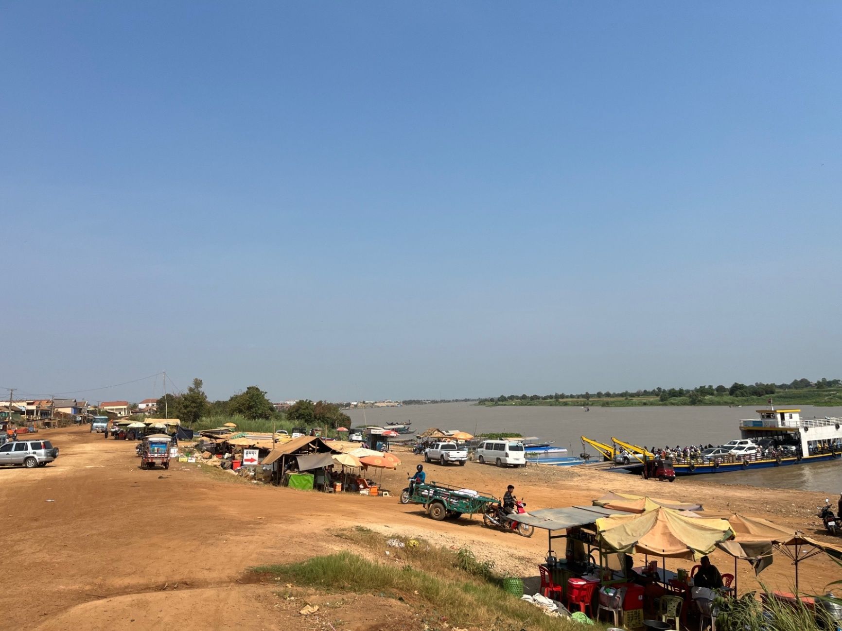 The ferry port to cross the river to go north of Phnom Penh