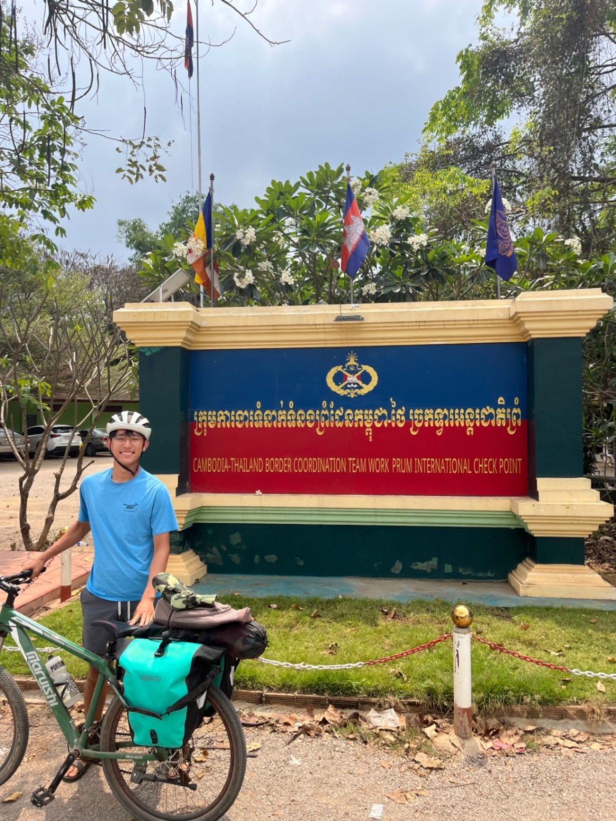 Border crossing between Cambodia and Thailand